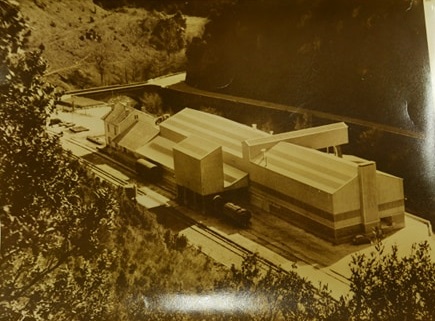 St Martin Lys, l'usine des Blancs Minerais de Paris vielle photo