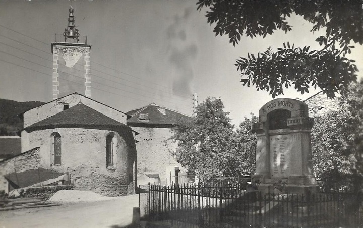 Counozouls, l'église et le monument aux morts