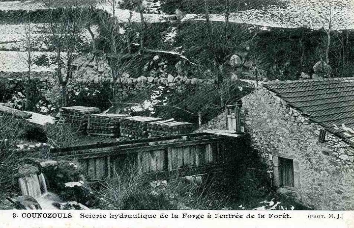 Counozouls, scierie hydraulique de la Forge à l'entrée de la forêt