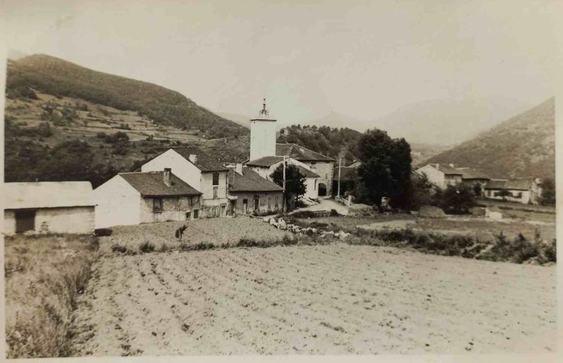 Counozouls, Arrière de l'église