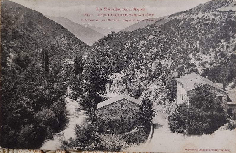 Escouloubre-Carcanière - L'Aude et la route, direction d'Usson