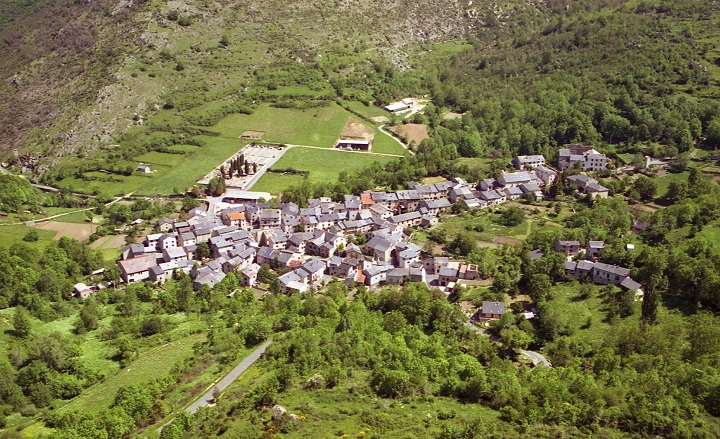 Escouloubre Village photo aérienne 4