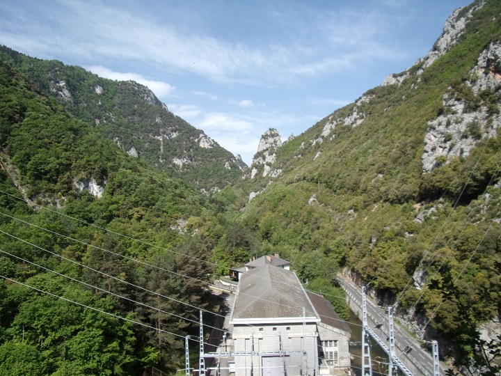 Ayguette, Usine hydroélectrique de Nentilla, vue depuis la départementale 17 au Cap de Bouc