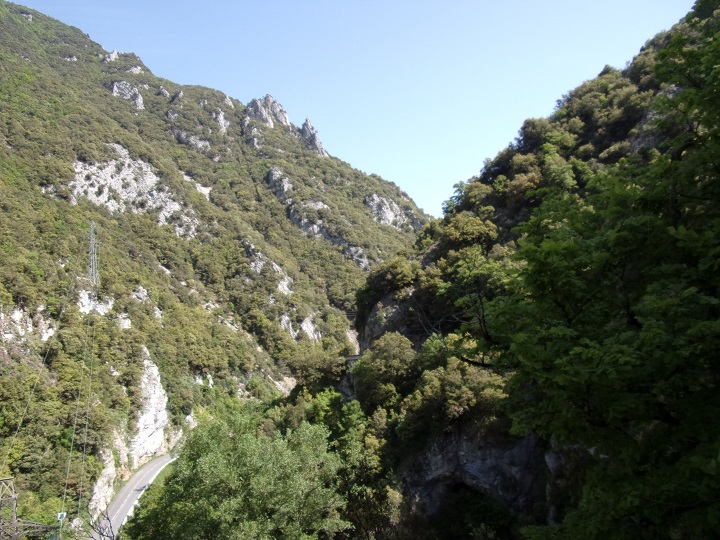 Ayguette, vue de la route suivant l'Aude depuis la départementale 17 au Cap de Bouc