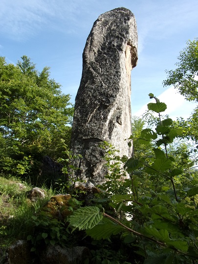 Ayguette, Counozouls - le grand menhir 7