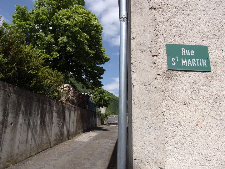 Roquefort, rue Saint Martin (pas lys malheureusement, mais patron du village et de son église paroissiale)