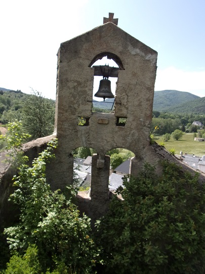 Roquefort, chapelle du chateau, vue de dessus 1