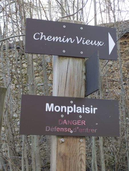 Ruines du manoir de Montplaisir - panneau signalétique