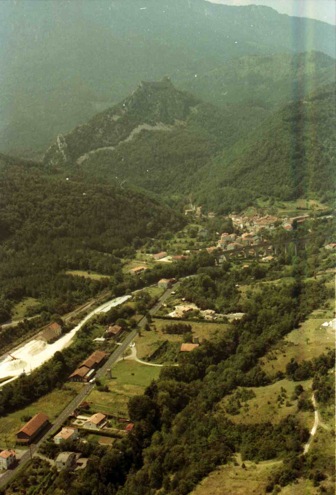 photo aérienne de Lapradelle-Puilaurens