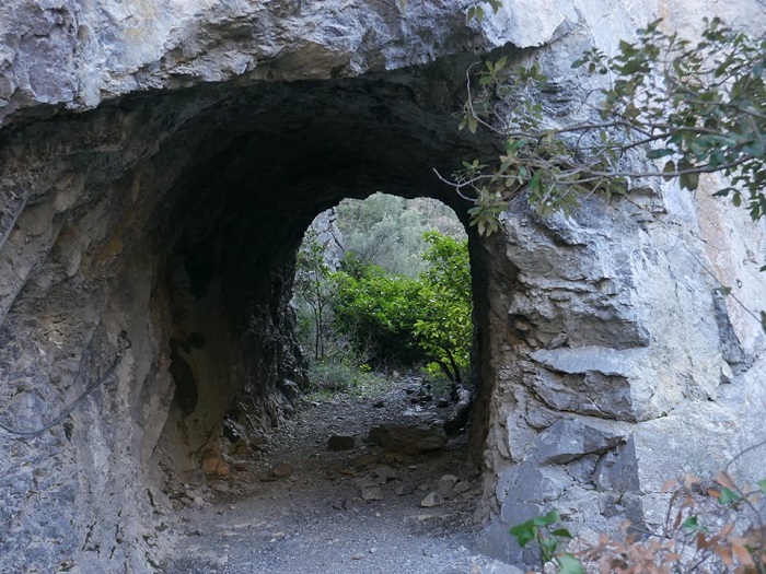St Martin Lys, pré-tunnel du ruisseau de La Borde