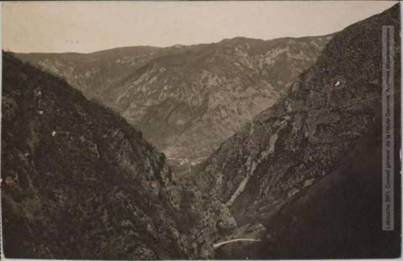 Vallée de l'Aude et environs. 131. Vallée de l'Aiguette à Sainte-Colombe[-sur-Guette] / photographie Amédée Trantoul (1837-1910). - Toulouse : maison Labouche frères, [entre 1900 et 1910]. - Photographie (1900/1910) - recto