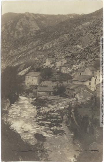 Vallée de l'Aude et environs. 147. L'Ayguette [L'Aiguette] à Sainte-Colombe[-sur-Guette] / photographie Amédée Trantoul (1837-1910). - Toulouse : maison Labouche frères, [entre 1900 et 1910]. - Photographie (1900/1910) - recto