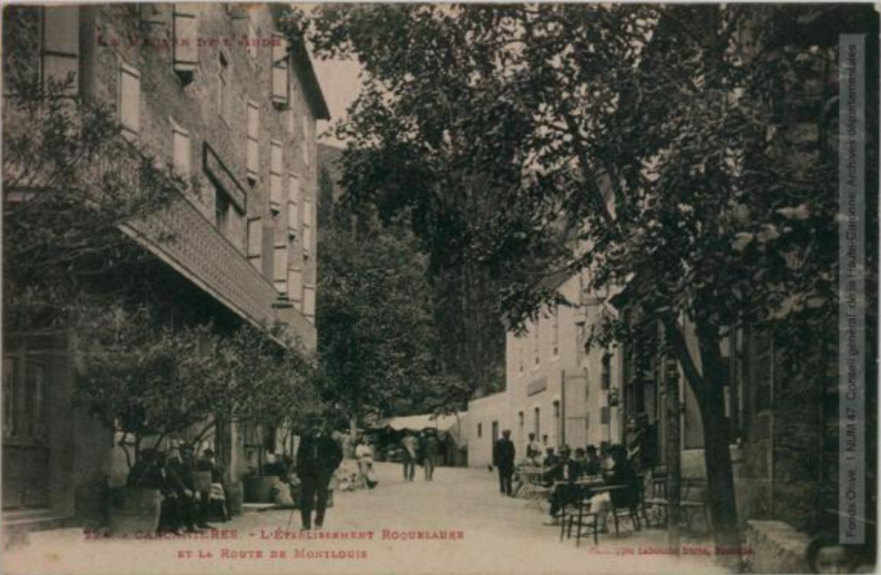 La vallée de l'Aude. 224. Carcanières : l'établissement Roquelaure et la route de Mont-Louis. - Toulouse : phototypie Labouche frères, marque LF au verso, [entre 1911 et 1925]. - Carte postale (1911/1925) - recto