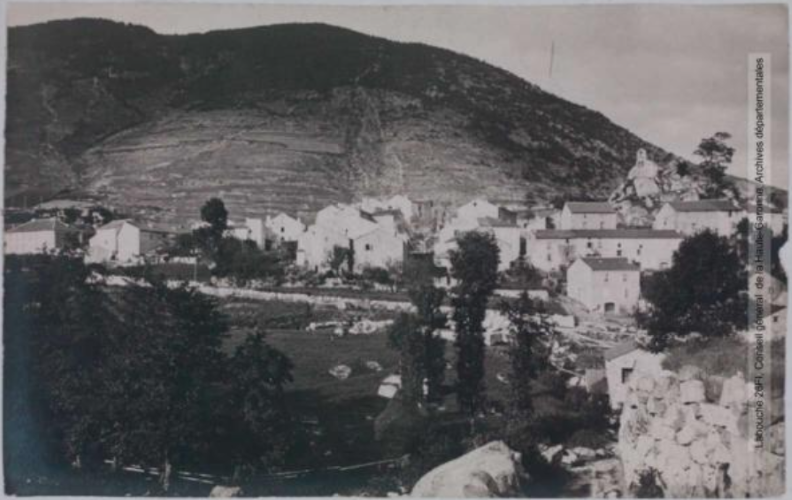 S.-O. 4e série. 460. Vallée de l'Ayguette [Aiguette]. Roquefort-de-Sault (Aude) : Roquefort vue d'ensemble. - Toulouse : maison Labouche frères, [entre 1900 et 1940]. - Photographie (1900/1940) - recto