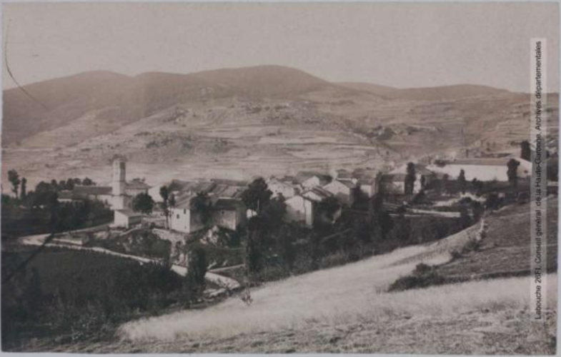 S.-O. 4e série. 463. Vallée de l'Ayguette [Aiguette]. Le Bousquet (Aude) : vue panoramique. - Toulouse : maison Labouche frères, [entre 1900 et 1940]. - Photographie (1900/1940) - recto
