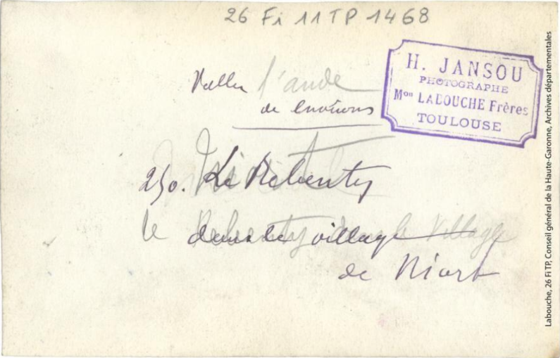 Vallée de l'Aude et environs. 250. Le Rebenty : dans le village de Niort[-de-Sault] / photographie Henri Jansou (1874-1966). - Toulouse : maison Labouche frères, [entre 1900 et 1940]. - Photographie (1900/1940) verso