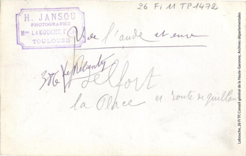 Vallée de l'Aude et environs. 386. Le Rebenty. Belfort[-sur-Rebenty] : la place et route de Quillan / photographie Henri Jansou (1874-1966). - Toulouse : maison Labouche frères, [entre 1900 et 1940] verso
