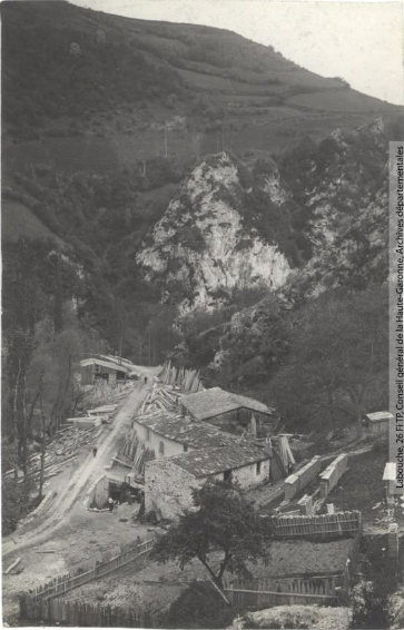 Vallée de l'Aude et environs. 394. Le Rebenty : Niort[-de-Sault] : scierie de Ferran / photographie Henri Jansou (1874-1966). - Toulouse : maison Labouche frères, [entre 1900 et 1940]. - Photographie (1900/1940) recto