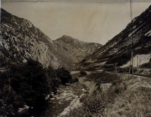 Saint-Martin-Lys (Aude) : ligne de chemin de fer / J.-E. Auclair photogr. - [entre 1920 et 1950]. - Photographie (1900/1950) p1