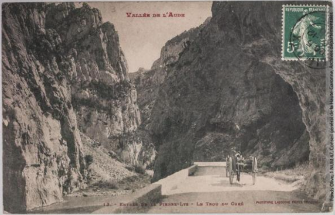 Vallée de l'Aude 13 - Entrée de la Pierre-Lys - le Trou-du-Curé - Toulouse - phototypie Labouche frères, marque LF au verso, entre 1905 et 1925 - Carte postale p1