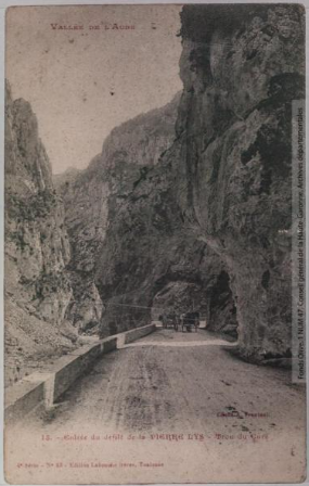 Vallée de l'Aude 13 - Entrée du défilé de la Pierre-Lys - trou du Curé photographie Amédée Trantoul 1837-1910 - Toulouse - édition Labouche frères, entre 1900 et 1904 - Carte postale p1