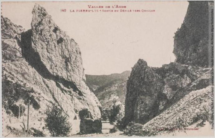 Vallée de l'Aude 140 -La Pierre-Lys -sortie du défilé vers Quillan -Toulouse -phototypie Labouche frères, marque LF au verso 1918-1937 -CPA p1 double