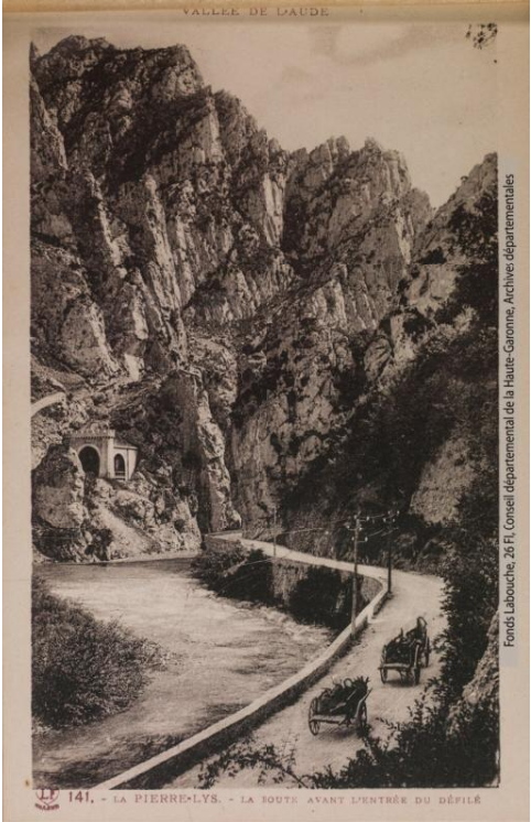 Vallée de l'Aude 141 - La Pierre-Lys - la route avant l'entrée du défilé - Toulouse - phototypie Labouche frères, marque LF 1934 - Carte postale p1