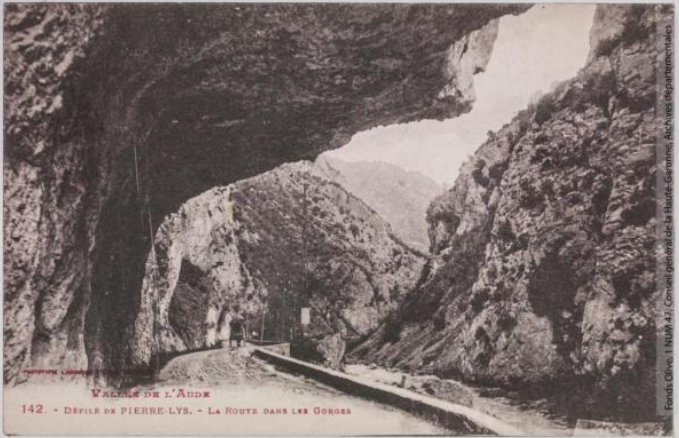 Vallée de l'Aude 142 -Défilé de Pierre-Lys -la route dans les gorges -Toulouse -phototypie Labouche frères, marque LF au verso 1918-1937-CPA p1 double