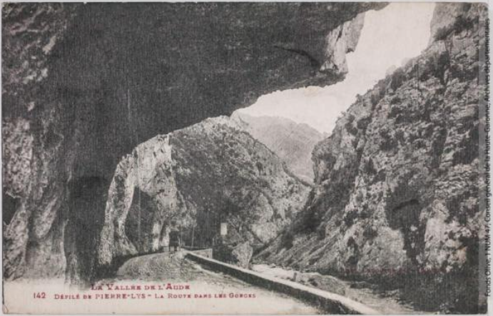 Vallée de l'Aude 142 -Défilé de Pierre-Lys -la route dans les gorges -Toulouse -phototypie Labouche frères, marque LF au verso 1918-1937-CPA p1