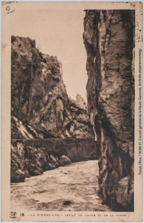 Vallée de l'Aude 15 -La Pierre-Lys -défilé de l'Aude et de la route -Toulouse -éditions Pyrénées-Océan, Labouche frères, marque LF 1930-1937 -CPA p1