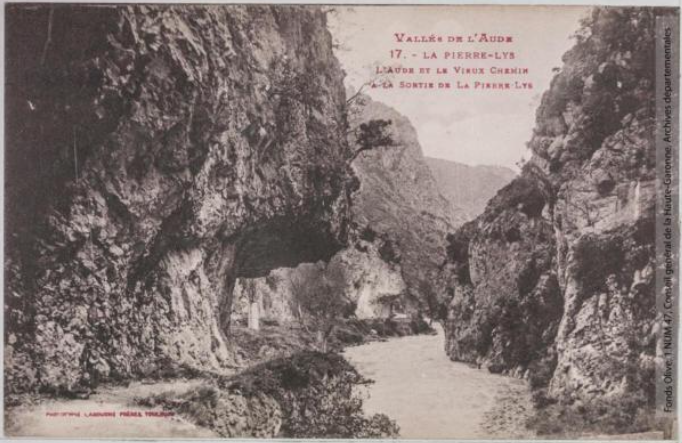 Vallée de l'Aude 17 - La Pierre-Lys - l'Aude et le vieux chemin à la sortie de la Pierre-Lys - Toulouse - phototypie Labouche frères, marque LF au verso, entre 1918 et 1937 - Carte postale p1
