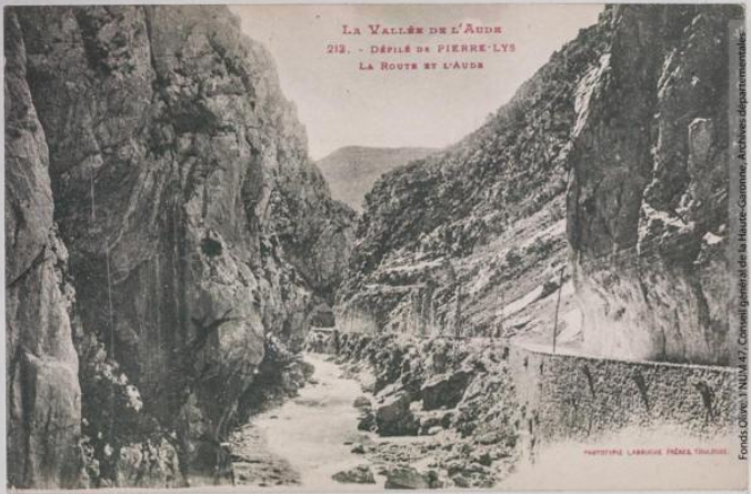 Vallée de l'Aude 213 -Défilé de Pierre-Lys -la route et l'Aude -Toulouse -phototypie Labouche frères, marque LF au verso 1911-1925-CPA p1