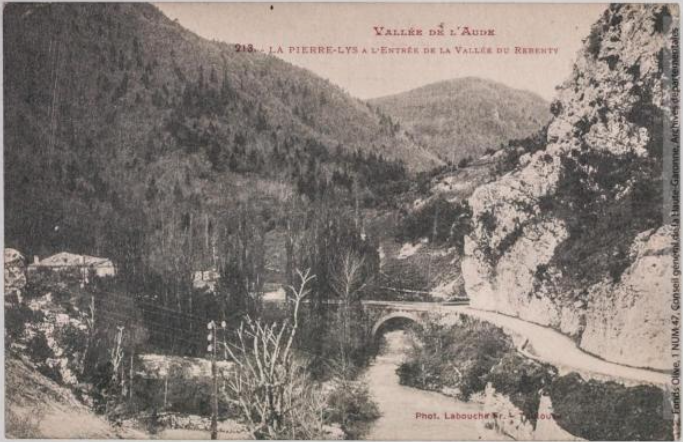 Vallée de l'Aude 213 -La Pierre-Lys à l'entrée de la vallée du Rebenty -Toulouse -phototypie Labouche frères, marque LF au verso 1911-1925-CPA p1