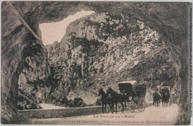 Vallée de l'Aude 376 -Gorges de Pierre-Lys -vue de la route sous le premier tunnel -photo Henri Jansou 1874-1966 -phototypie Labouche frères, marque LF au verso 1911-1925 -CPA p1