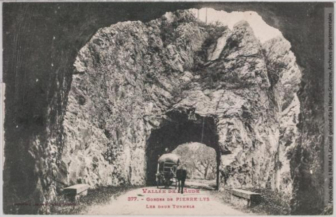 Vallée de l'Aude 377 -Gorges de Pierre-Lys -les deux tunnels -Toulouse -phototypie Labouche frères, marque LF au verso 1911-1925-CPA p1
