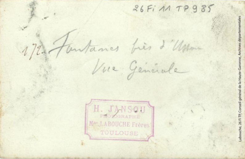 172. Fontanès[-de-Sault] près d'Usson : vue générale / photographie Henri Jansou (1874-1966). - Toulouse : maison Labouche frères, [entre 1900 et 1940]. - Photographie (1900/1940) verso