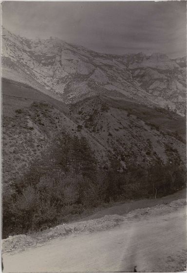 Salvezines (Aude) : rive droite de la Boulzane dans la direction de Salvezines