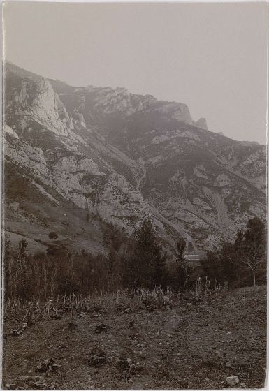 Salvezines (Aude) : rive droite de la Boulzane dans la direction de Gincla