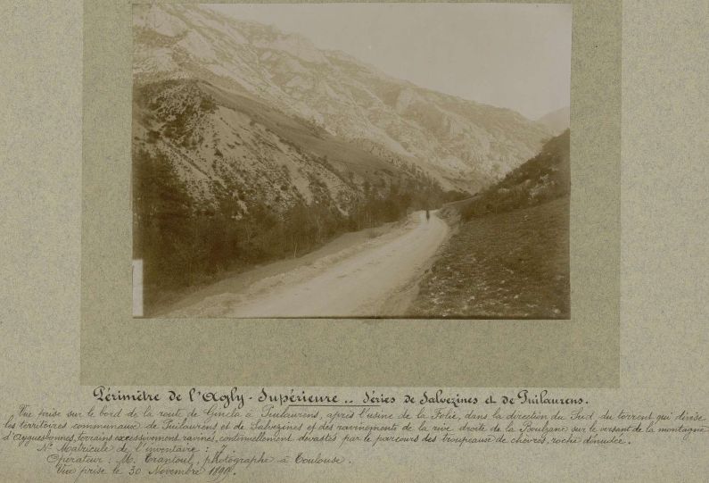 Salvezines (Aude) :  versant de la montagne d'Ayguesbonnes