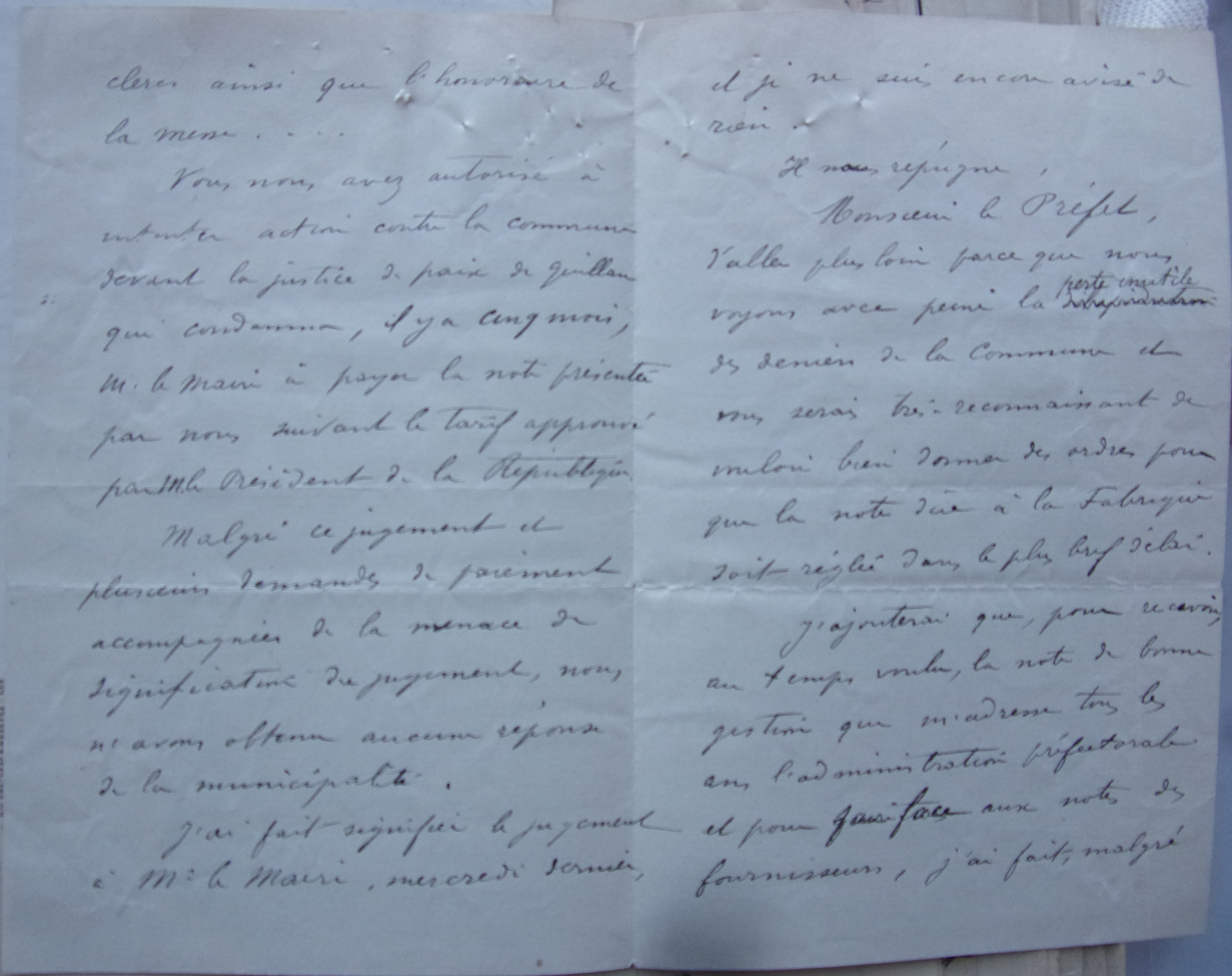 02 février 1902 - Courrier du Trésorier de la fabrique de l'église au Préfet pour réclamer que les frais d'inhumation soient réglés par la commune p2 et 3