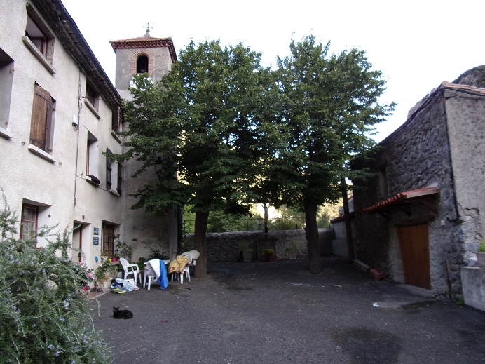 St Martin Lys, place de l'église