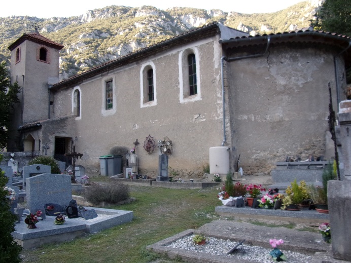 St Martin Lys, l'église vue du cimetière