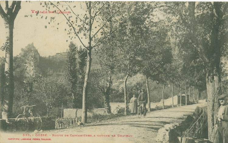 Gesse, route de Carcanières à gauche le château