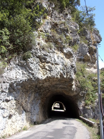 St Martin Lys, premier et deuxième tunnels 1