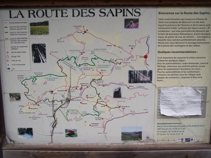 St Martin Lys, Panneau sur la place - Route des Sapins