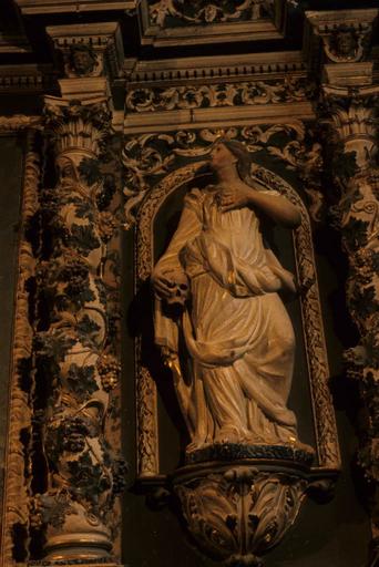 église Mérial; Retable du maître-autel (Statue : Sainte Marie-Madeleine)
