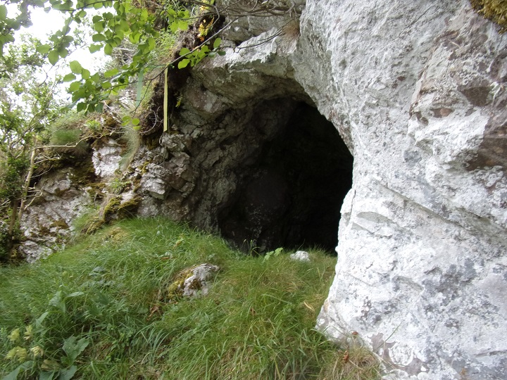 Château d'Able, la grotte située sous le chateau