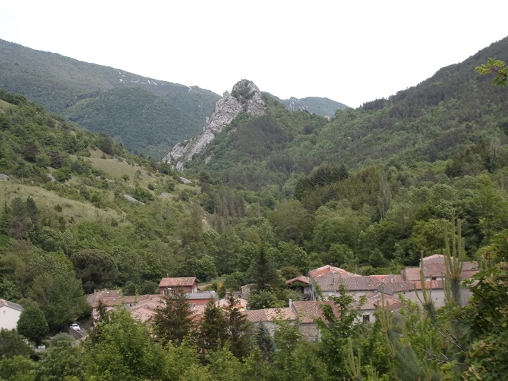 Joucou, le village, vue du chemin du Clat