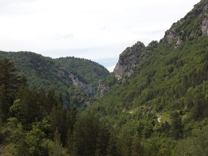Joucou, Gorges du Rébenty, vue du chemin du Clat, plan plus rapproché