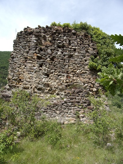 Joucou, mur du château de Joucou 2